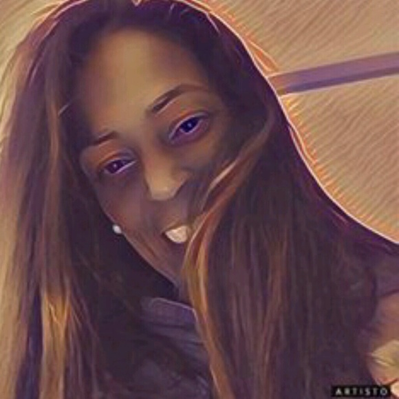 Meet your Posher, Julie - Picture 1 of 1